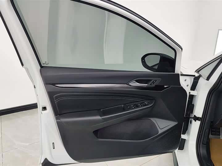 Фото 7 - Volkswagen Golf