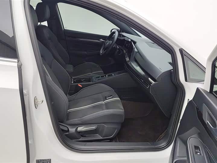 Фото 8 - Volkswagen Golf