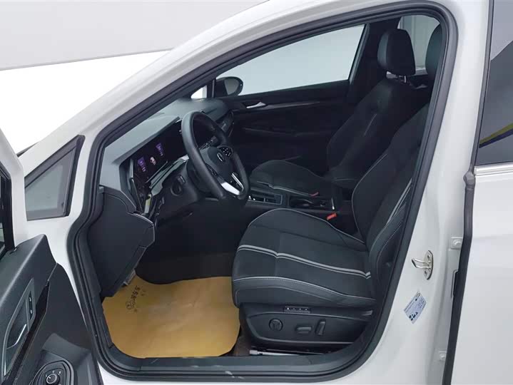 Фото 9 - Volkswagen Golf