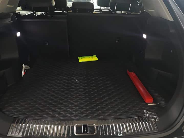 Фото 4 - Hongqi HS5