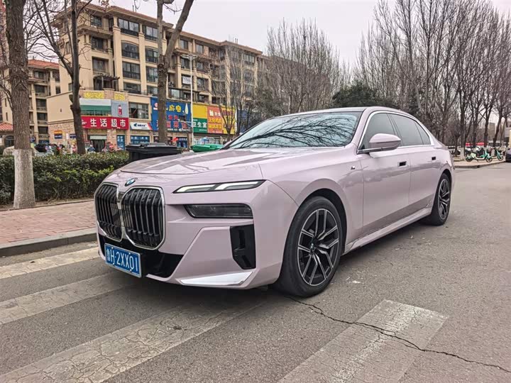 Фото 1 - BMW 7 Series