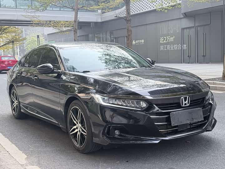 Фото 3 - Honda Accord