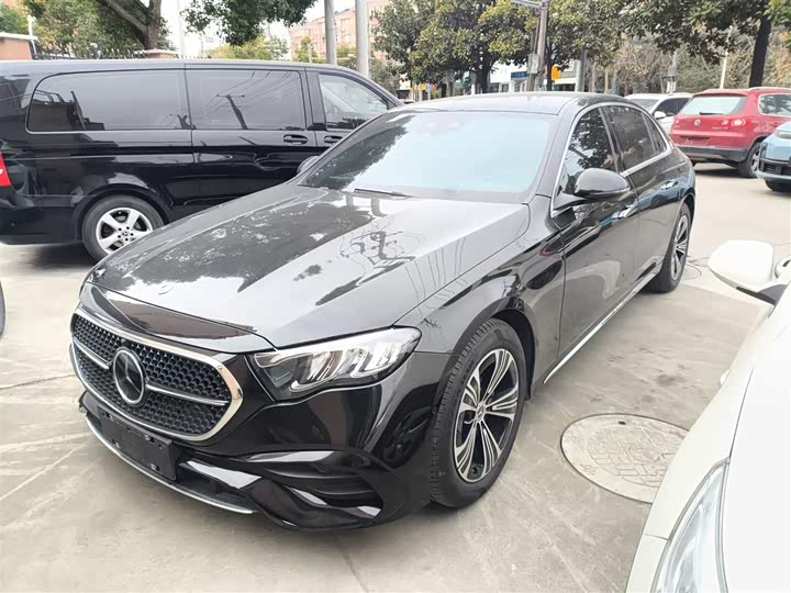 Фото 2 - Mercedes-Benz E-Class