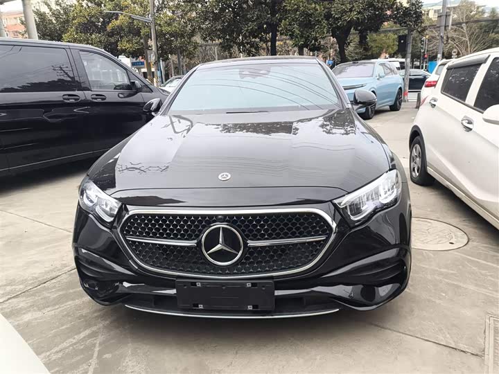 Фото 3 - Mercedes-Benz E-Class