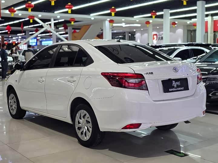 Фото 4 - Toyota Vios
