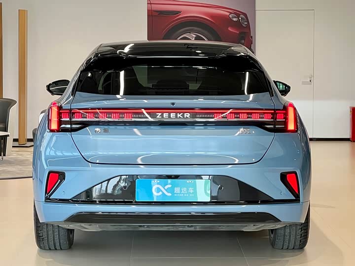 Фото 4 - Zeekr 001