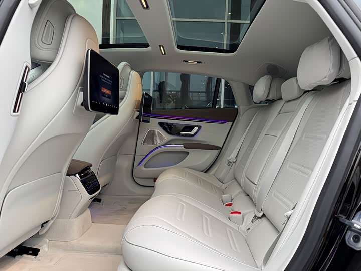 Фото 8 - Mercedes-Benz EQS AMG