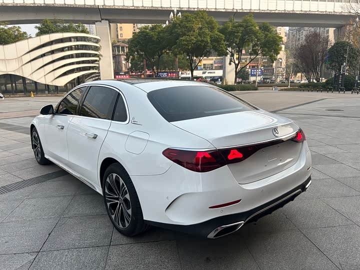 Фото 7 - Mercedes-Benz E-Class Hybrid