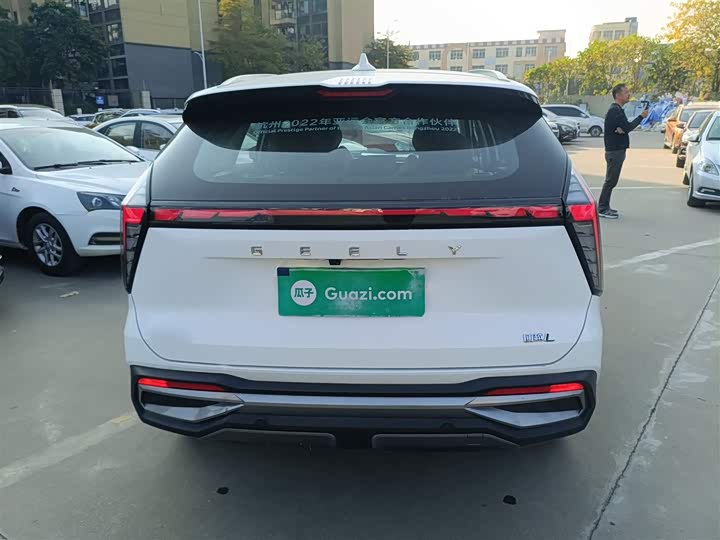 Фото 6 - Geely Atlas L