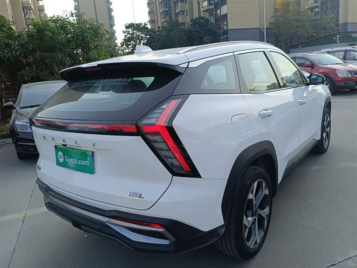 Фото 7 - Geely Atlas L