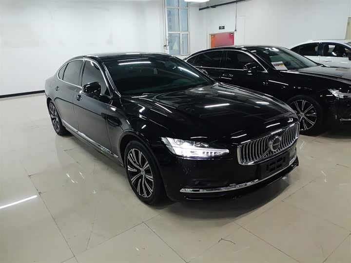Фото 4 - Volvo S90
