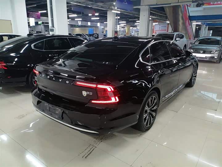 Фото 7 - Volvo S90