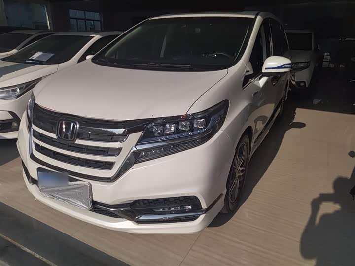 Фото 1 - Honda Elysion