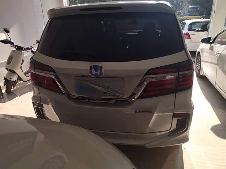 Фото 6 - Honda Elysion