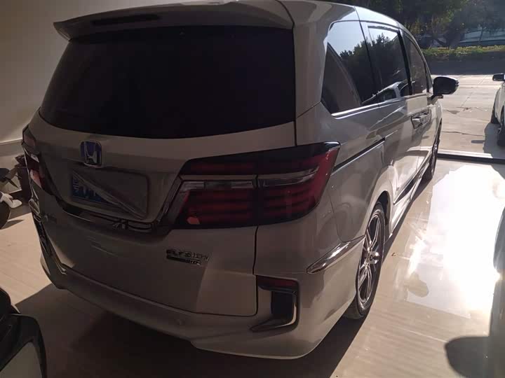 Фото 7 - Honda Elysion