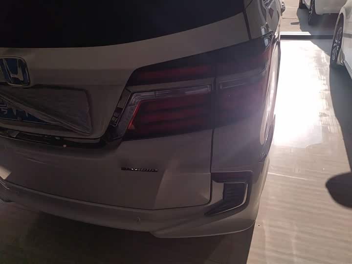 Фото 8 - Honda Elysion