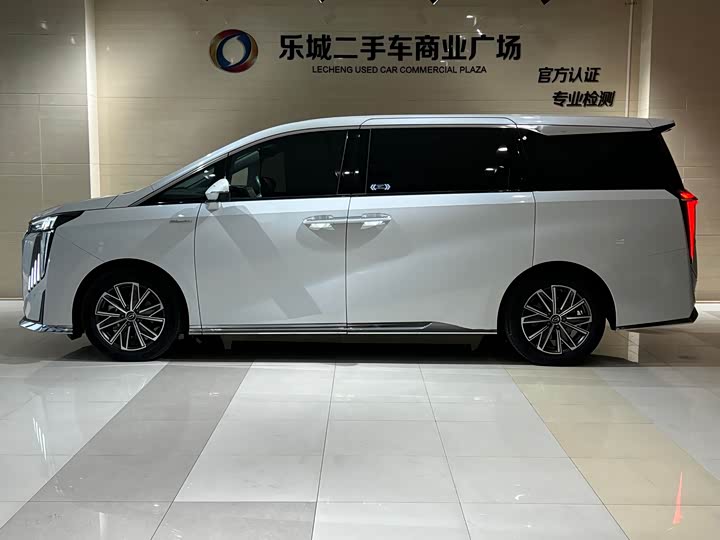 Фото 4 - GAC Trumpchi M8