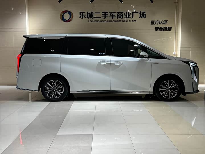 Фото 5 - GAC Trumpchi M8