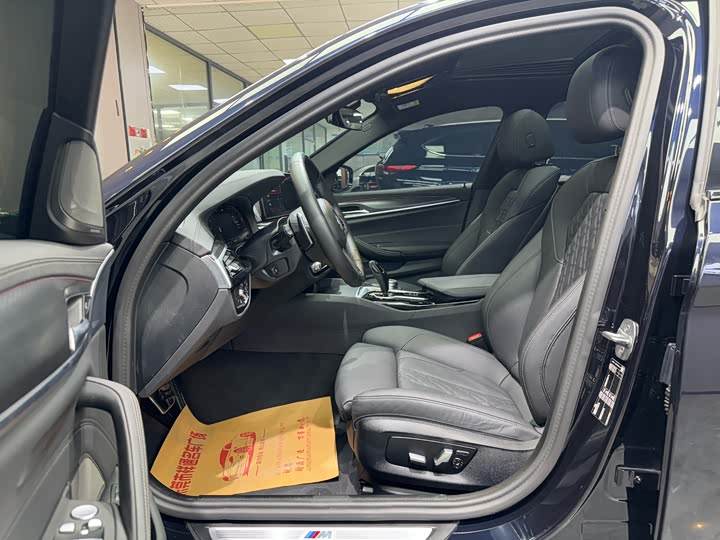 Фото 5 - BMW 5 Series