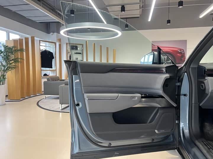 Фото 9 - Zeekr 7X