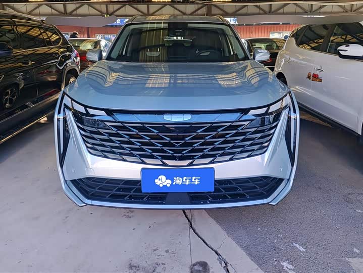 Фото 2 - Geely Atlas L