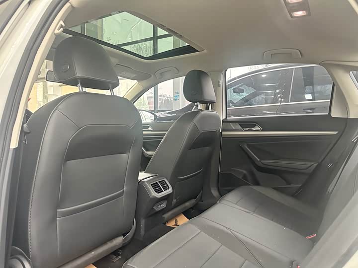 Фото 6 - Volkswagen Lavida