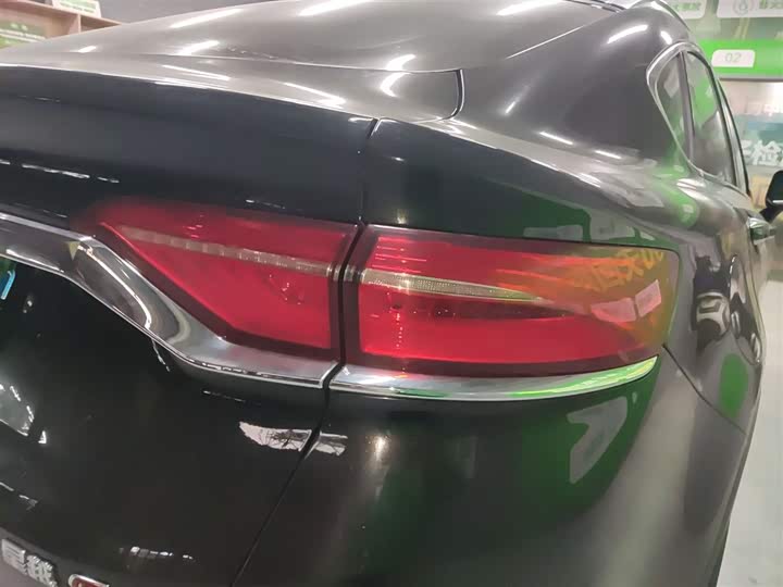 Фото 8 - Geely Tugella S