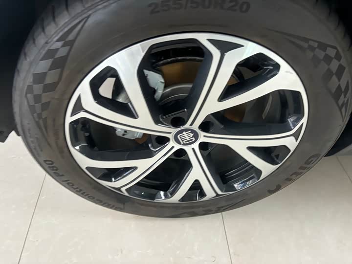 Фото 3 - BYD Tang Hybrid/EV