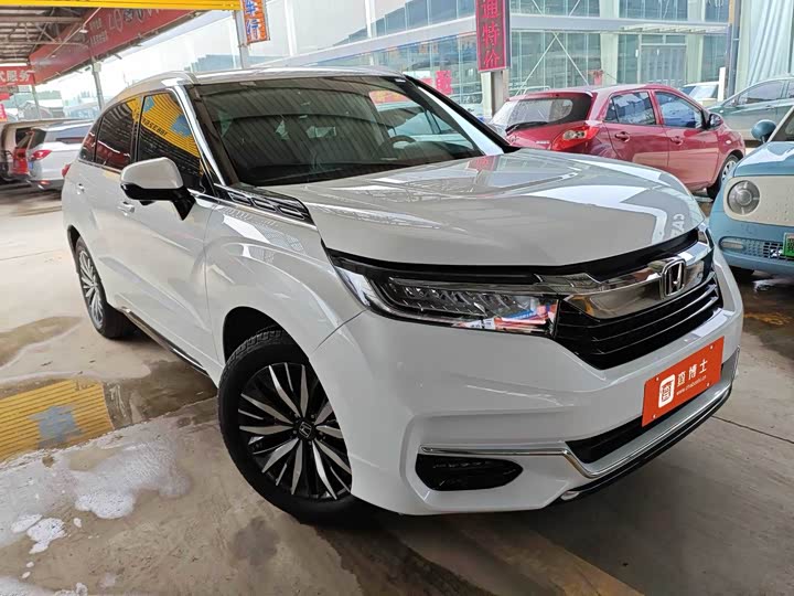 Фото 2 - Honda Avancier