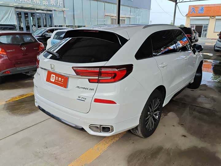 Фото 4 - Honda Avancier