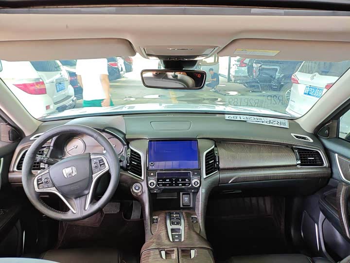 Фото 7 - Honda Avancier