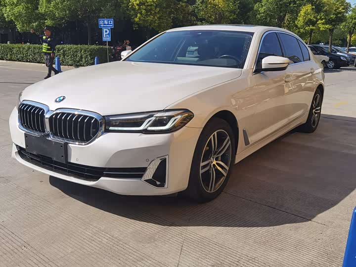 Фото 2 - BMW 5 Series