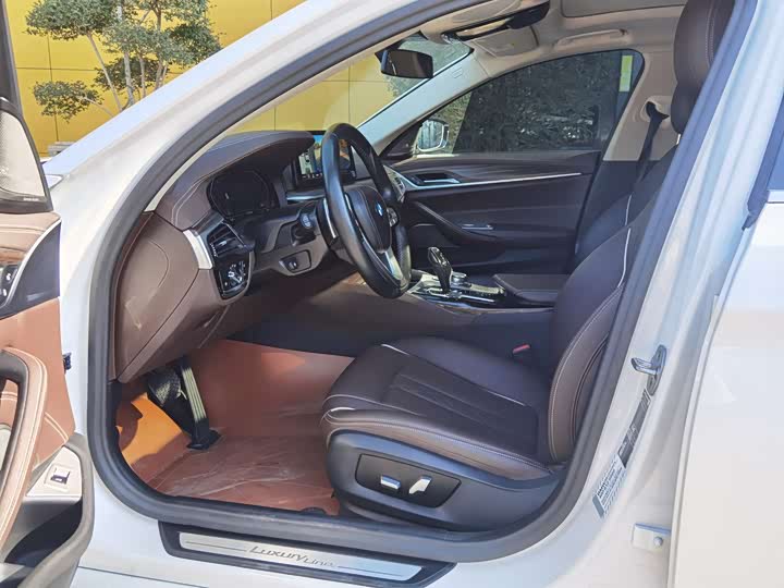 Фото 4 - BMW 5 Series