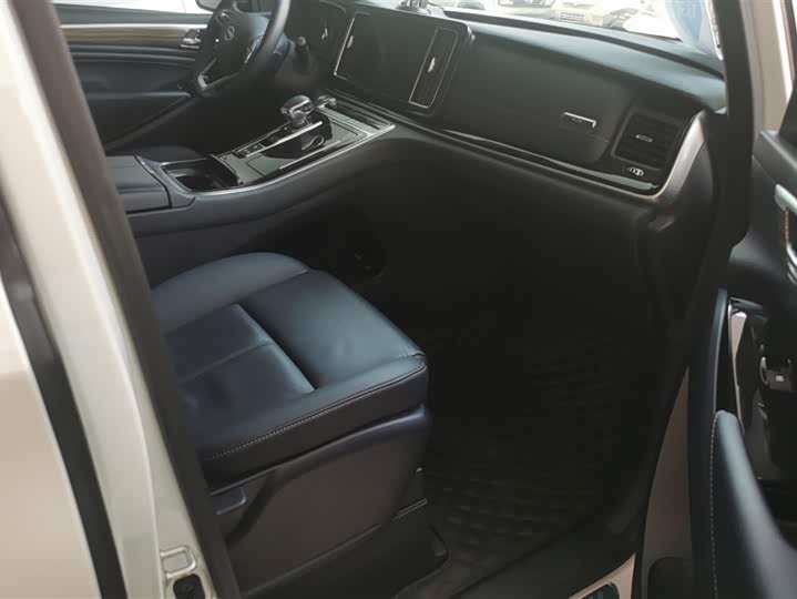 Фото 8 - GAC Trumpchi M8