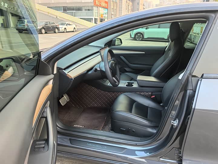 Фото 5 - Tesla Model 3