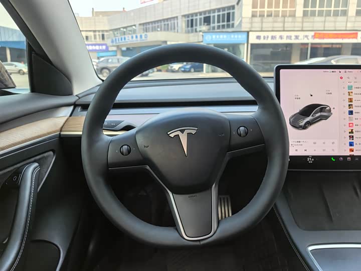 Фото 8 - Tesla Model 3
