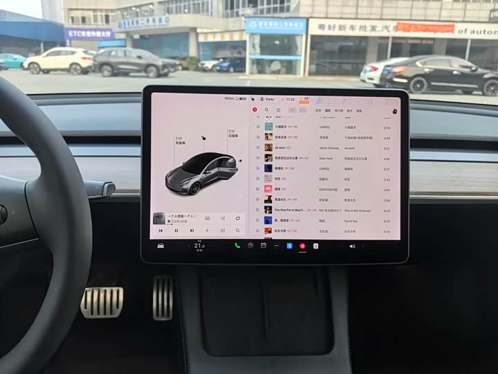 Фото 9 - Tesla Model 3