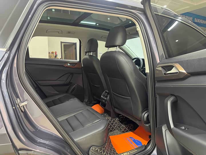 Фото 9 - Volkswagen Tharu