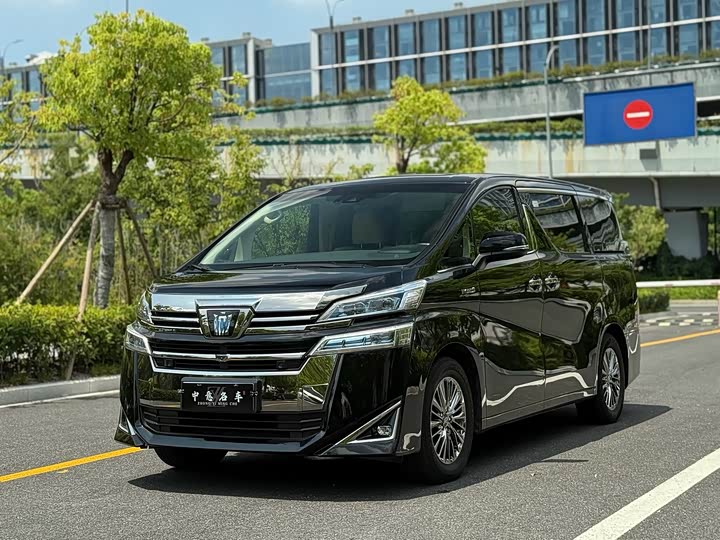 Фото 1 - Toyota Vellfire