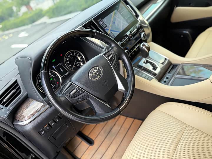 Фото 6 - Toyota Vellfire