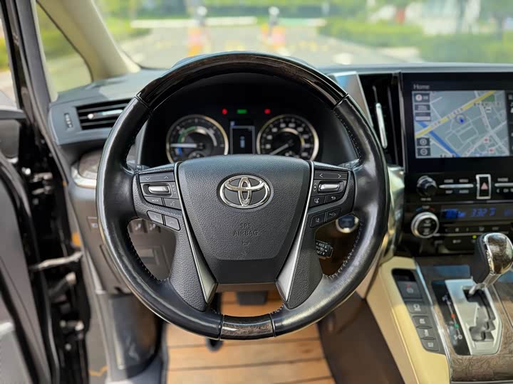 Фото 7 - Toyota Vellfire