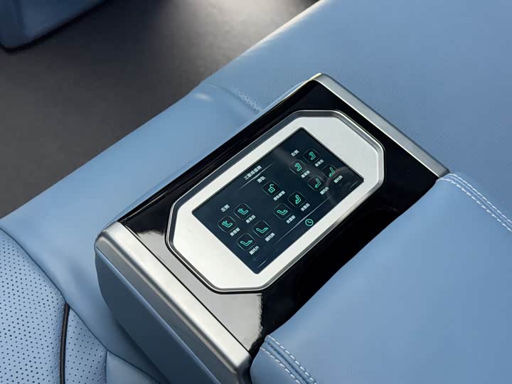 Фото 9 - Mercedes-Benz Vito