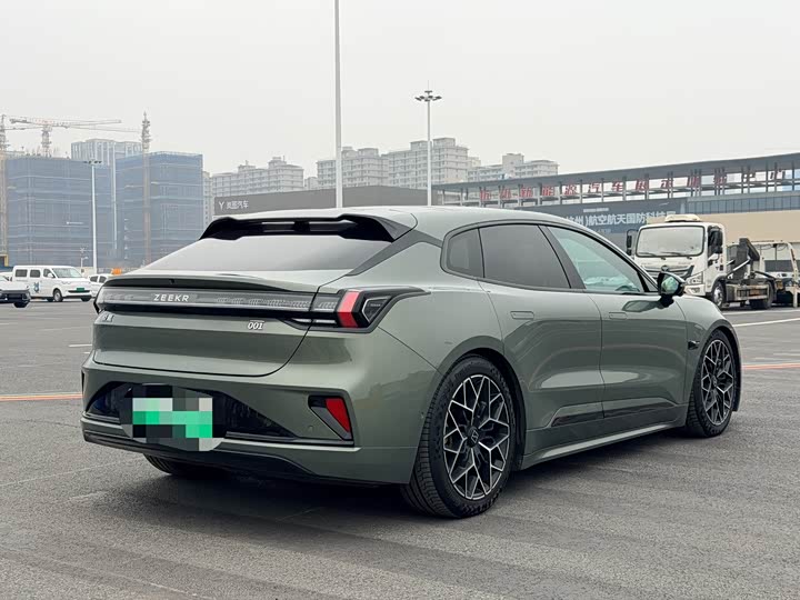 Фото 4 - Zeekr 001