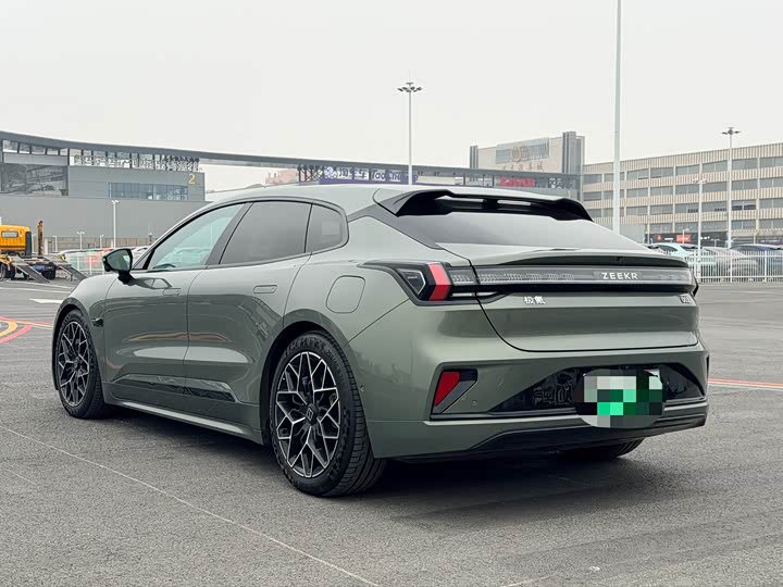 Фото 6 - Zeekr 001
