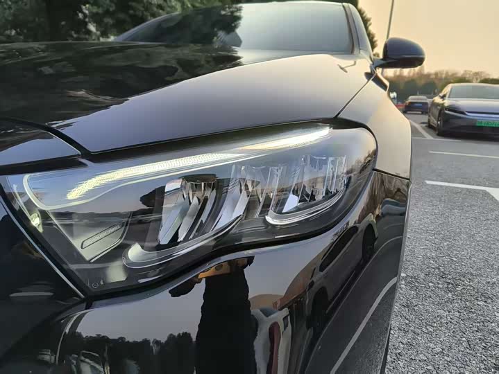 Фото 4 - Mercedes-Benz E-Class