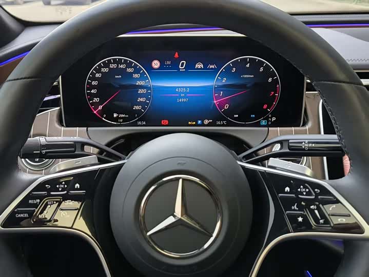Фото 8 - Mercedes-Benz E-Class