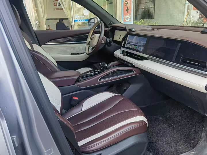 Фото 7 - Geely Monjaro