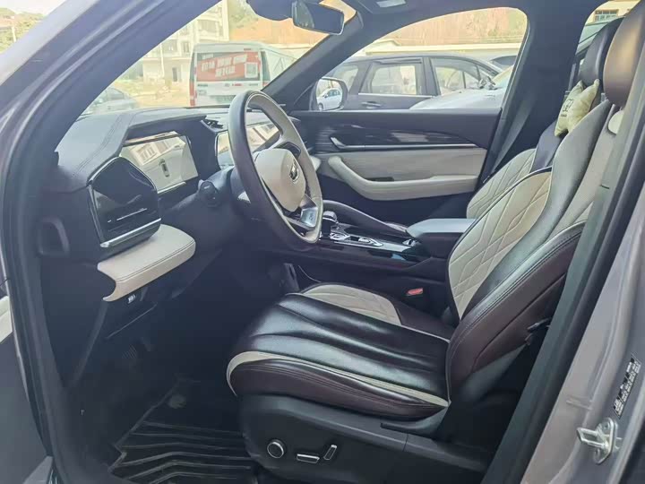 Фото 9 - Geely Monjaro