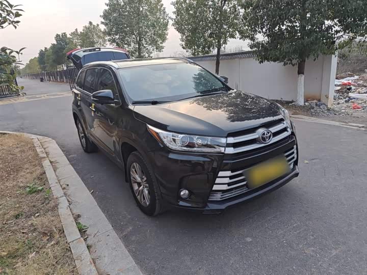 Фото 4 - Toyota Highlander