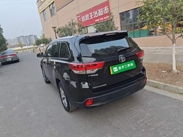 Фото 5 - Toyota Highlander